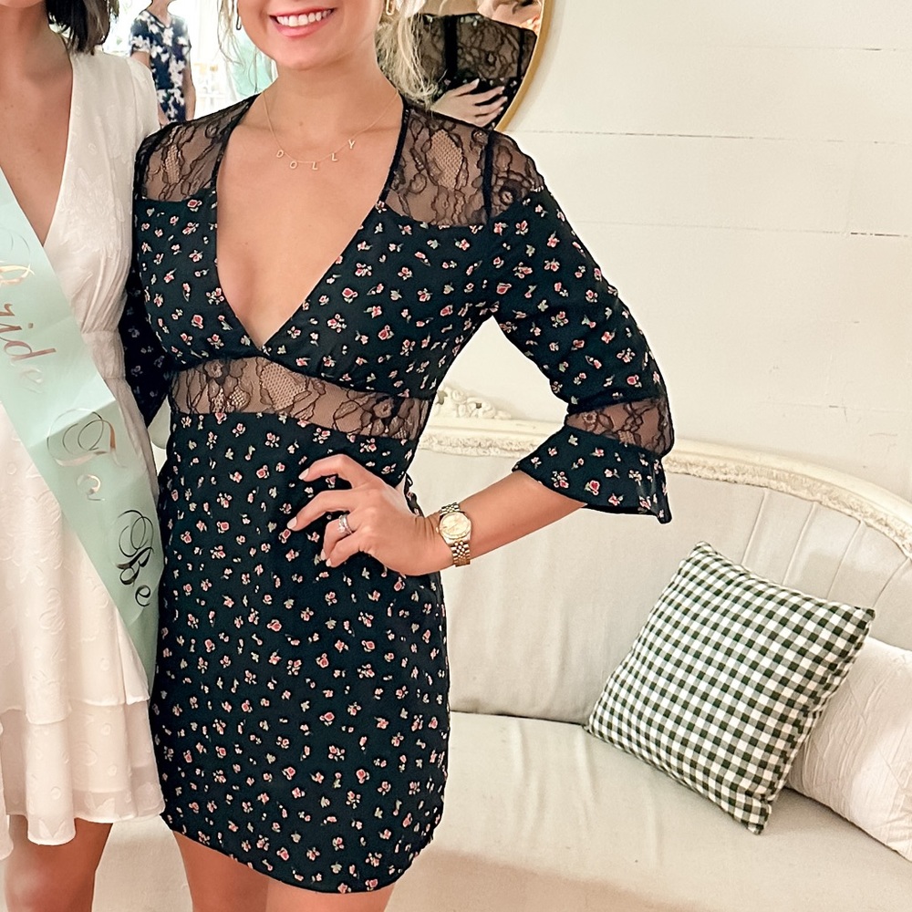 Black lace mini dress with roses 🌹 size small